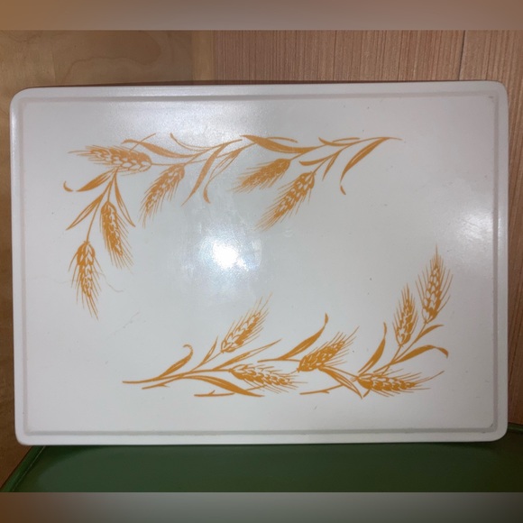 Libbey Glass Wheat Cutting Board - Picture 1 of 6